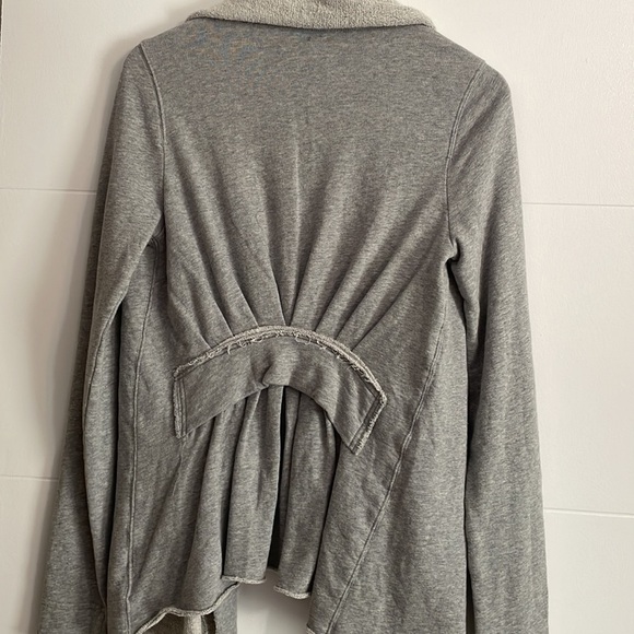 Free people sweatshirt jacket Ruffle Boho Casual Layering Piece Closet Staple - Picture 8 of 9